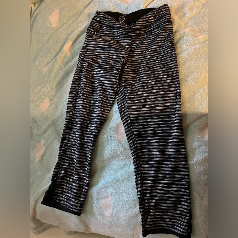 Atheistic collection black leggings with gray stripes
